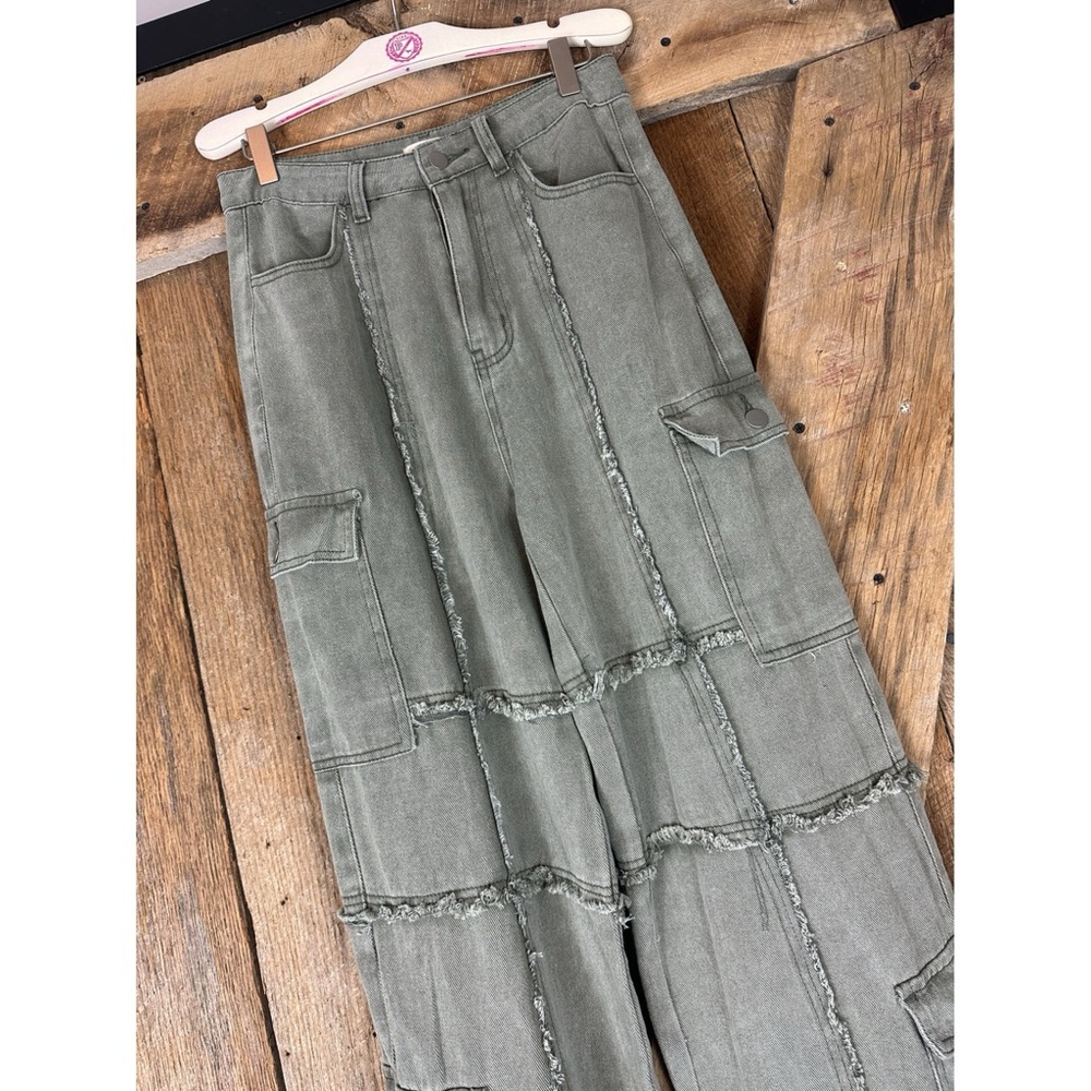 POL Faded Olive High Waist Straight Wide Leg Cargo Jeans - Picture 4 of 12